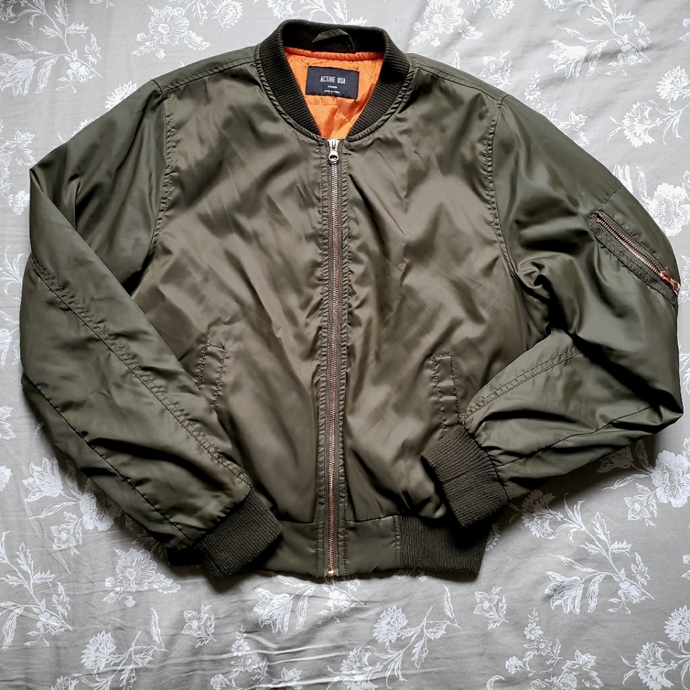 Active USA Olive Green/Orange Quilted Bomber Jacket Size Medium